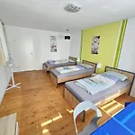 Wohnreich Mitte - 2a - In 3er Wg Pansiyon *