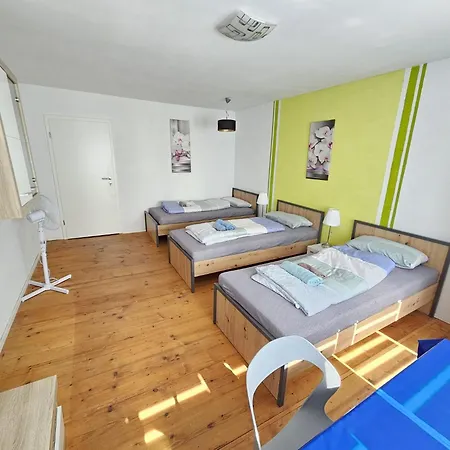 Wohnreich Mitte - 2a - In 3er Wg Quarto em Acomodações Particulares *
